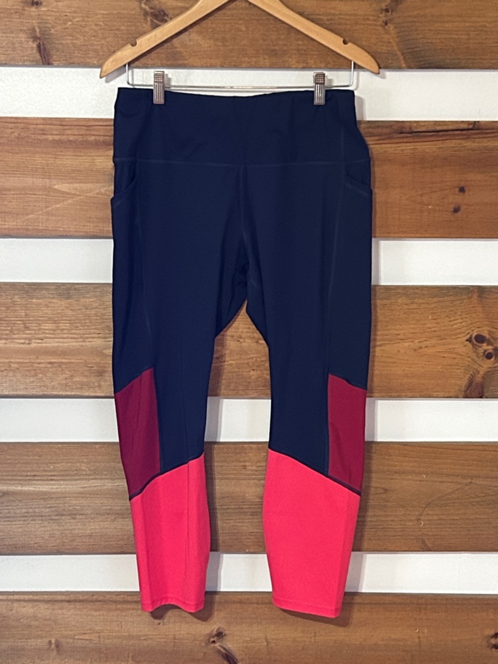 All in Motion Navy Leggings w/Red Pink Panels Side Pockets Lightweight Size XL